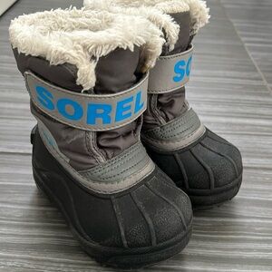 Sorel winter boots size:6 toddler
